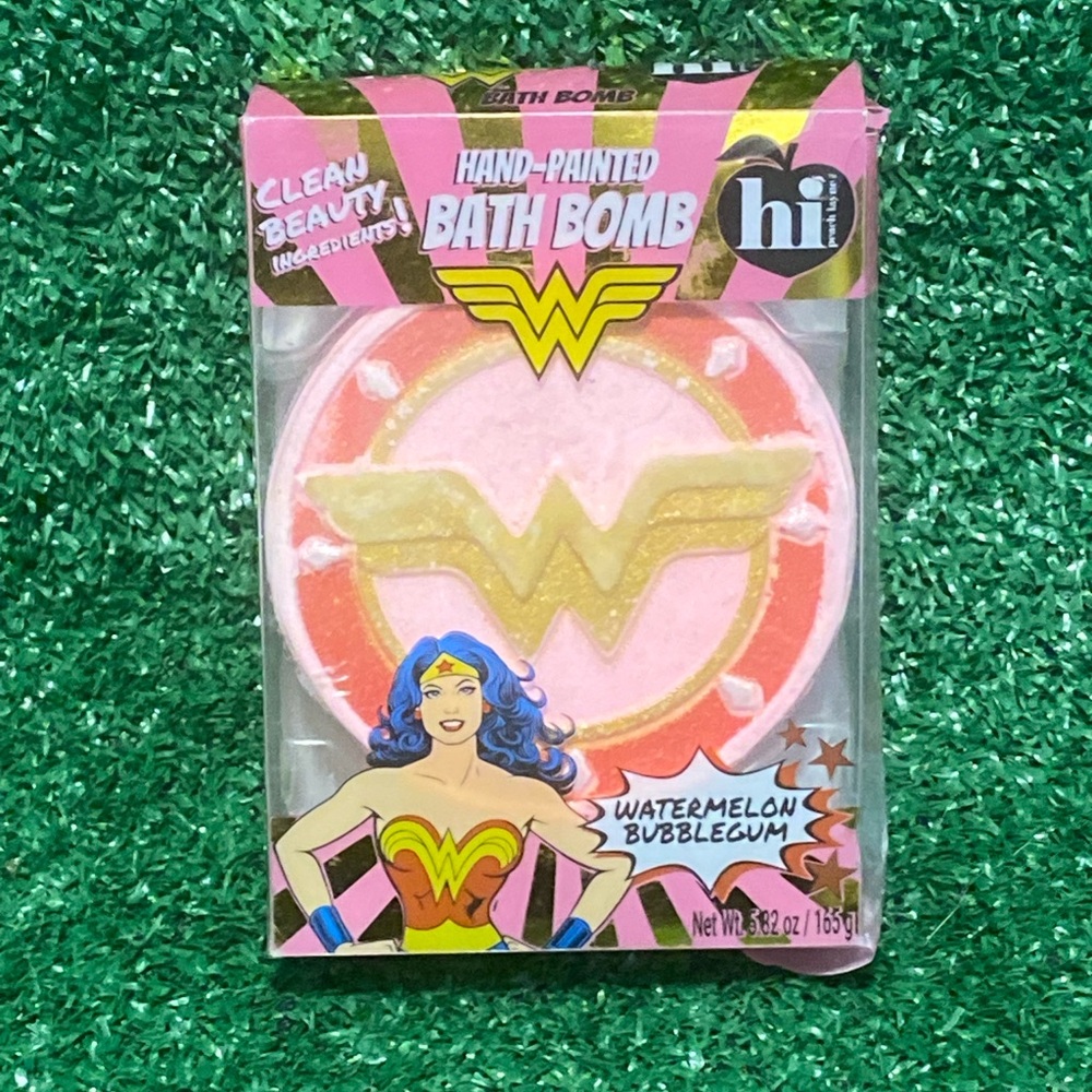 New Wonder Woman Hi Peach Layne hand painted watermelon/bubblegum bath bomb